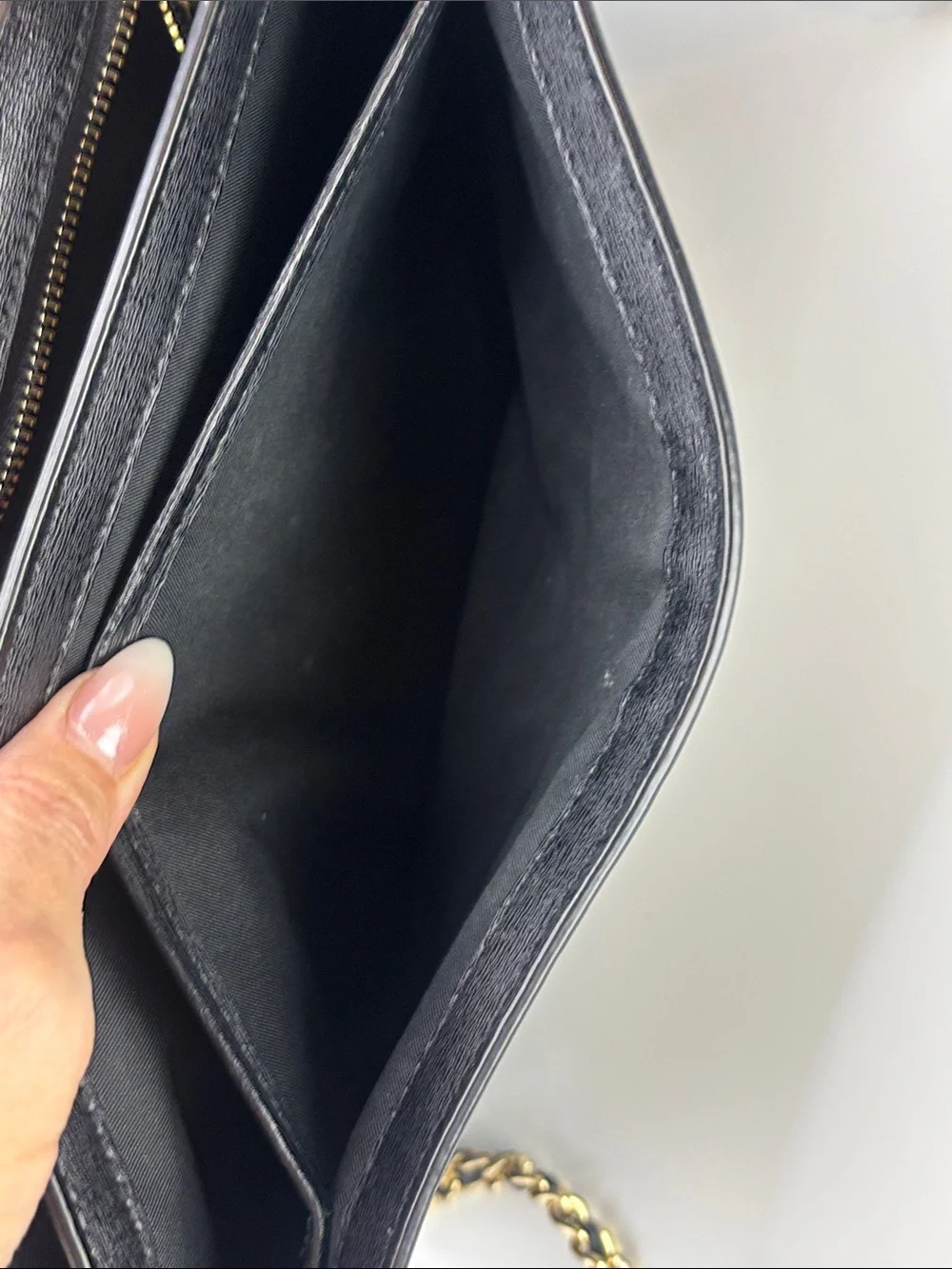 Tory Burch Black Leather Shoulder Bag with Gold Chain
